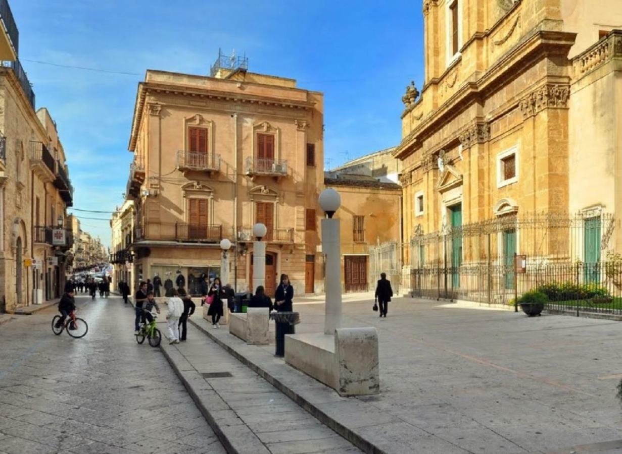 אלקאמו Piazza Repubblica Appartament מראה חיצוני תמונה